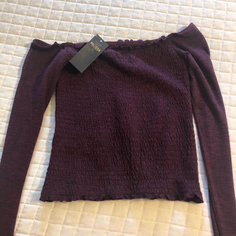 Hollister off the shoulder shirt! negotiable price